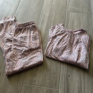 Jane and Bleecher grey and pink cheetah print pajama set size small
